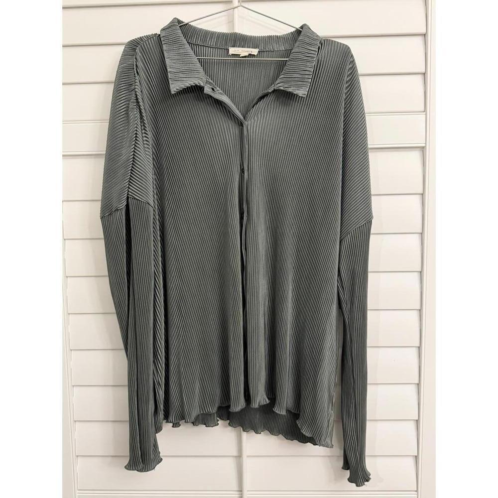 L.A. Hearts sage green pleated button down top with a ruffle hem size Medium